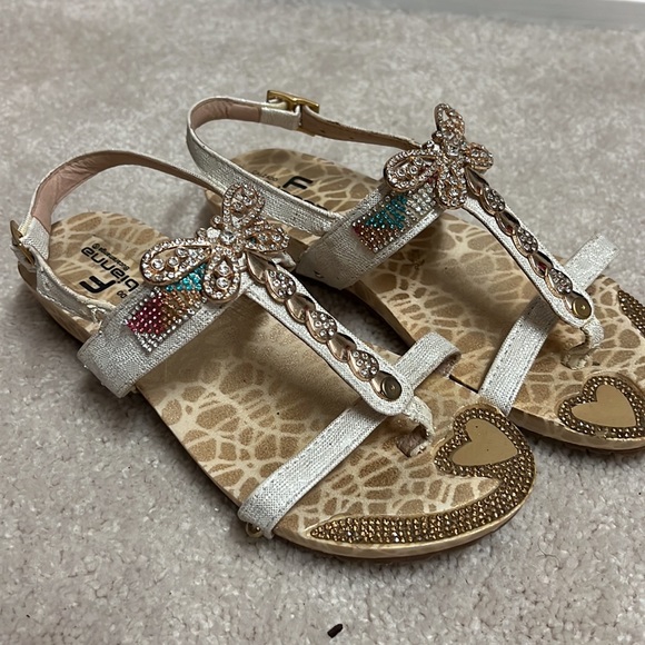 Sandals - Picture 2 of 3